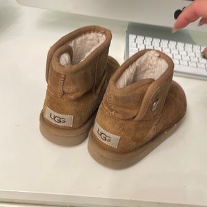 UGG GIRL BOOTS SIZE 11C classic mini